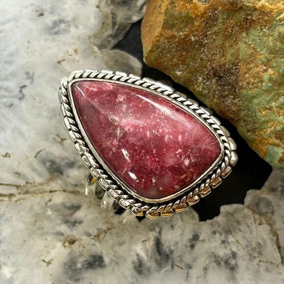 Sterling Silver Southwestern Style Triangle Thulite Split Shank Ring Size 8 - Picture 1 of 10